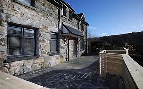 Bryn Glo